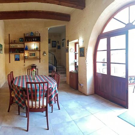 Arthome - Guest Rooms Għarb Esterno foto