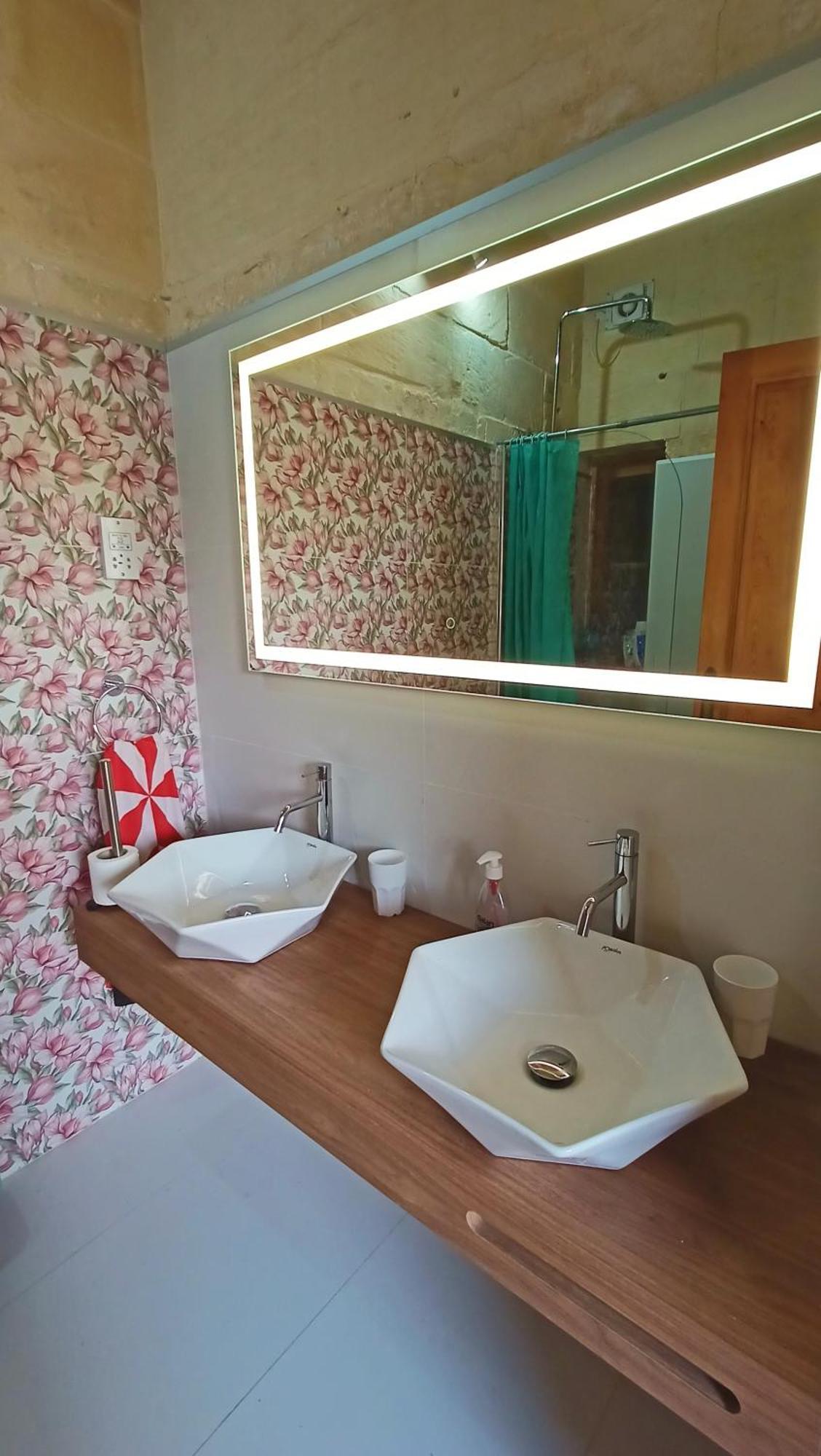Arthome - Guest Rooms Għarb Esterno foto